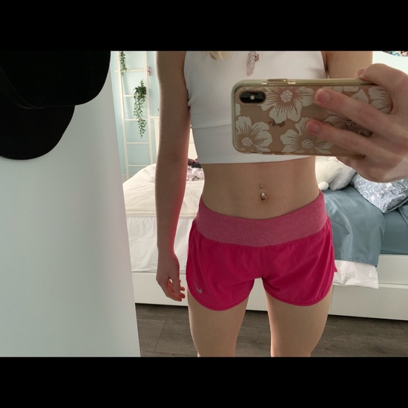 Pink nikes - Picture 5 of 5